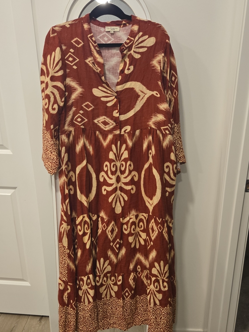 Women’s Rust Printed Lomen Dress with Cream Motif.